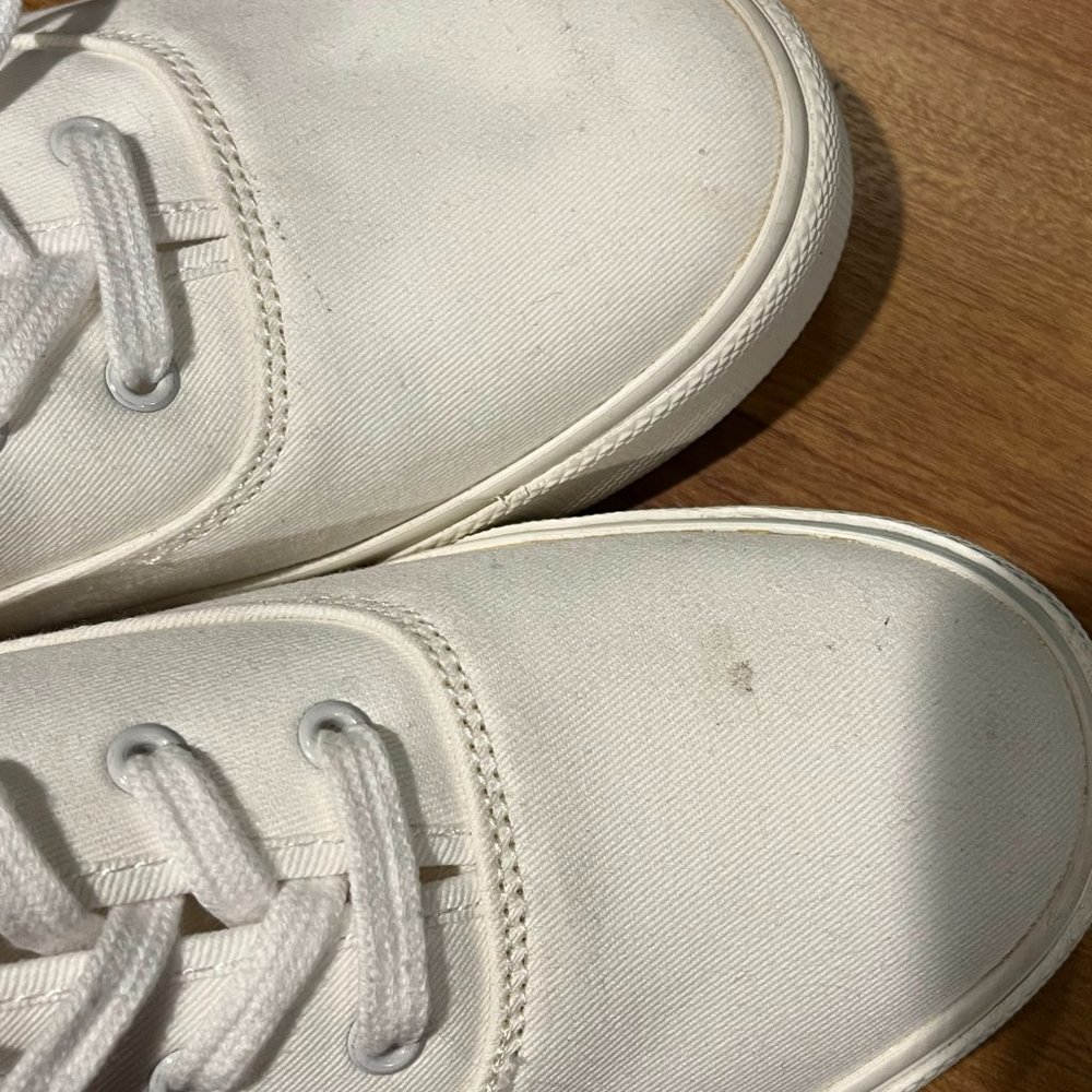Old Navy White Sneakers - size 8 - Picture 4 of 5